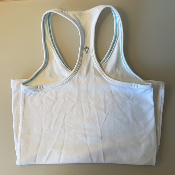 Iviva by Lululemon girls Tank. Excellent condition - Picture 3 of 3